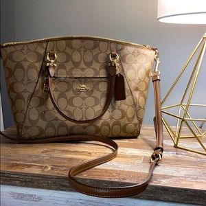 Adorable Coach Purse! 👜💕